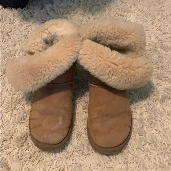 UGG bailey button boots - Picture 1 of 4